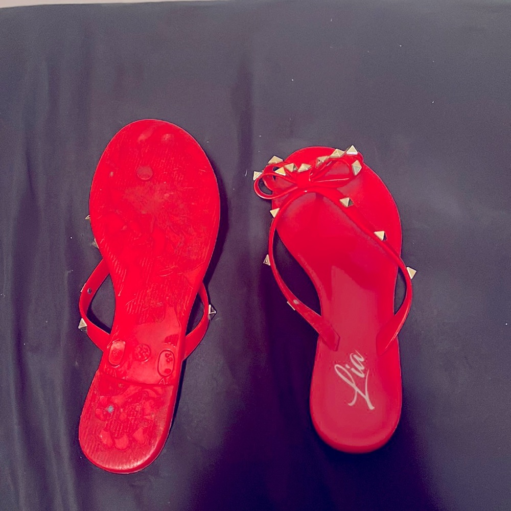I’m selling these beautiful red and gold sandals!!